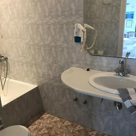 Romantika Hotel 2*
